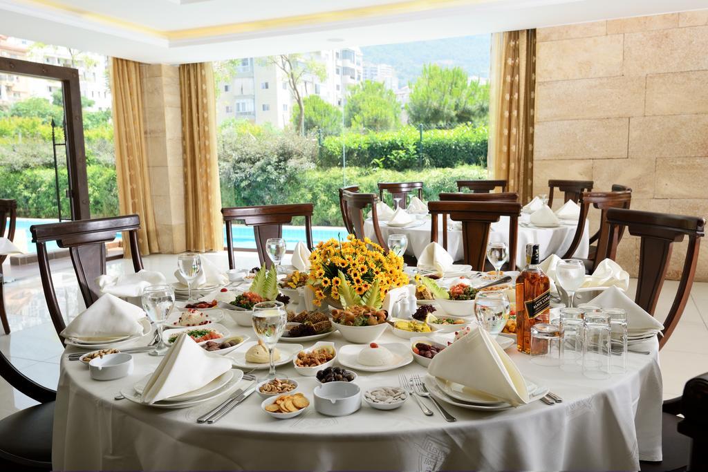Reston Hotel Джунія Екстер'єр фото