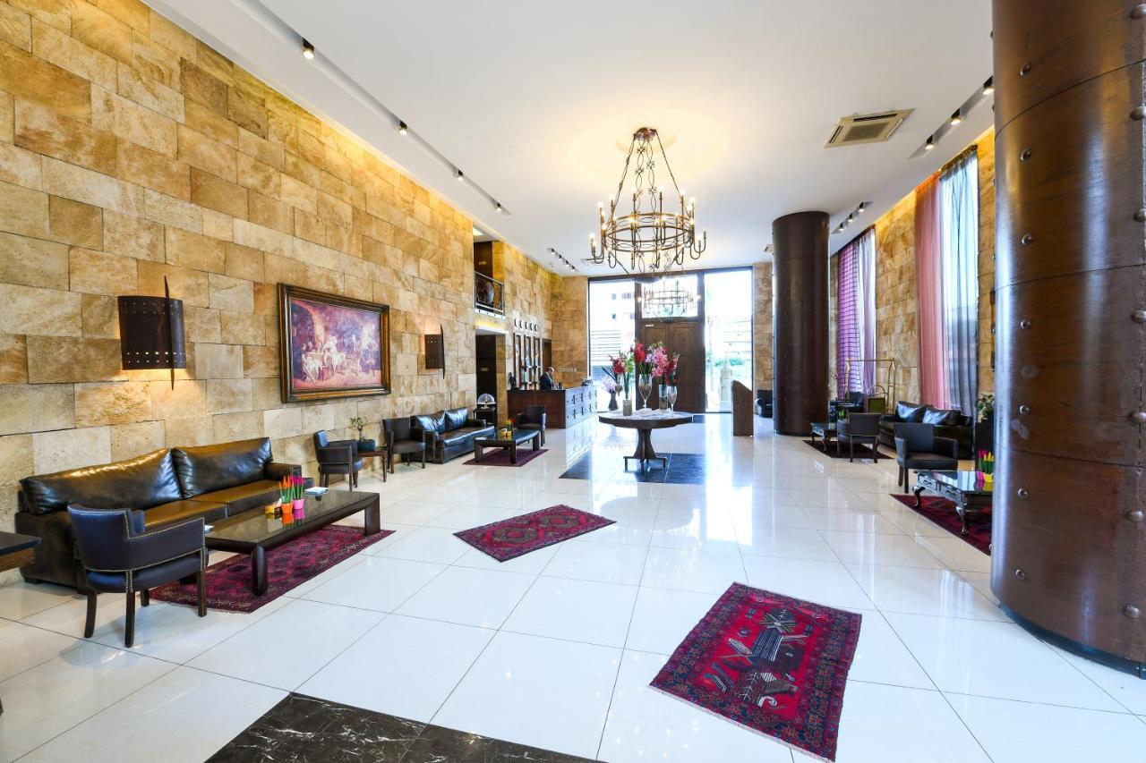 Reston Hotel Джунія Екстер'єр фото
