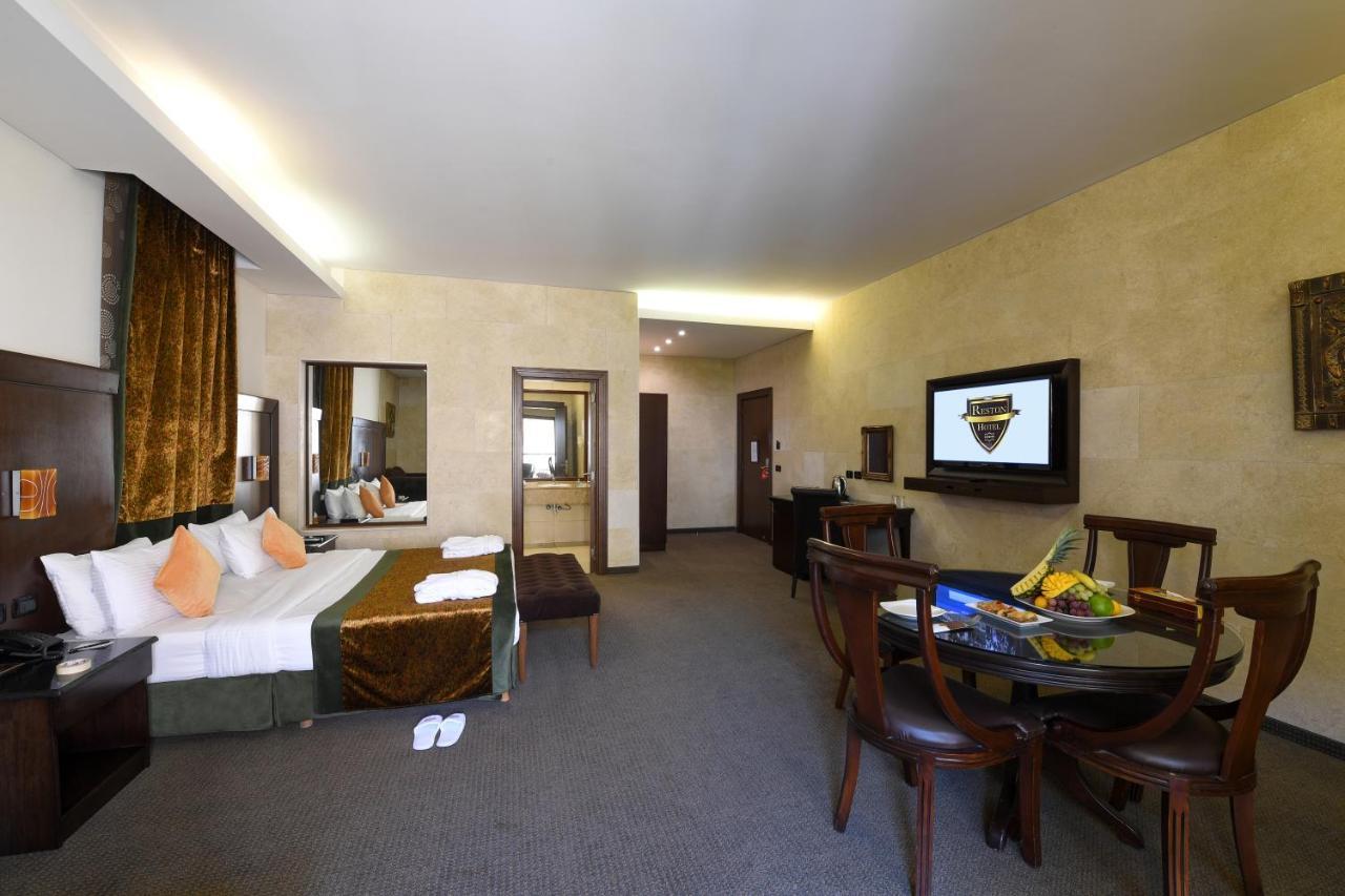 Reston Hotel Джунія Екстер'єр фото
