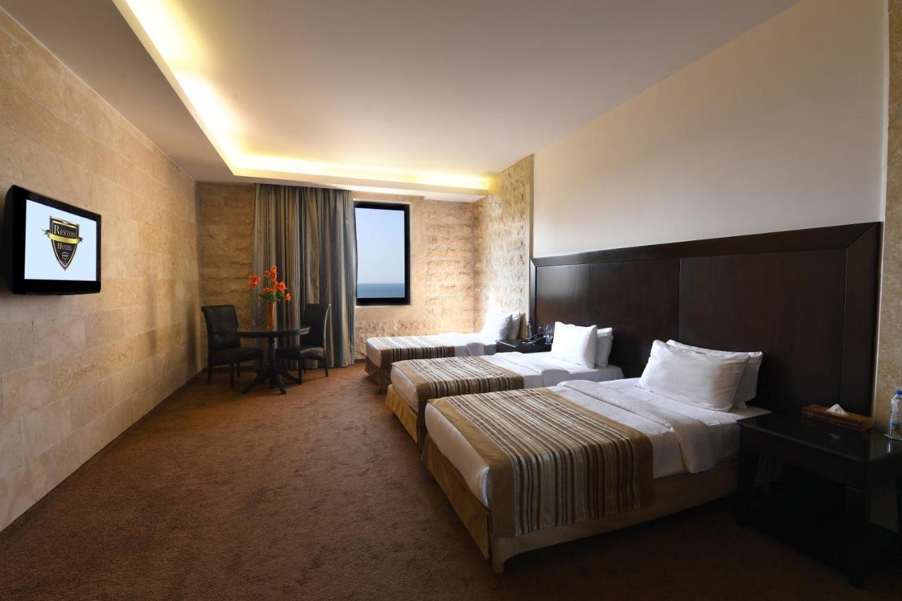 Reston Hotel Джунія Екстер'єр фото