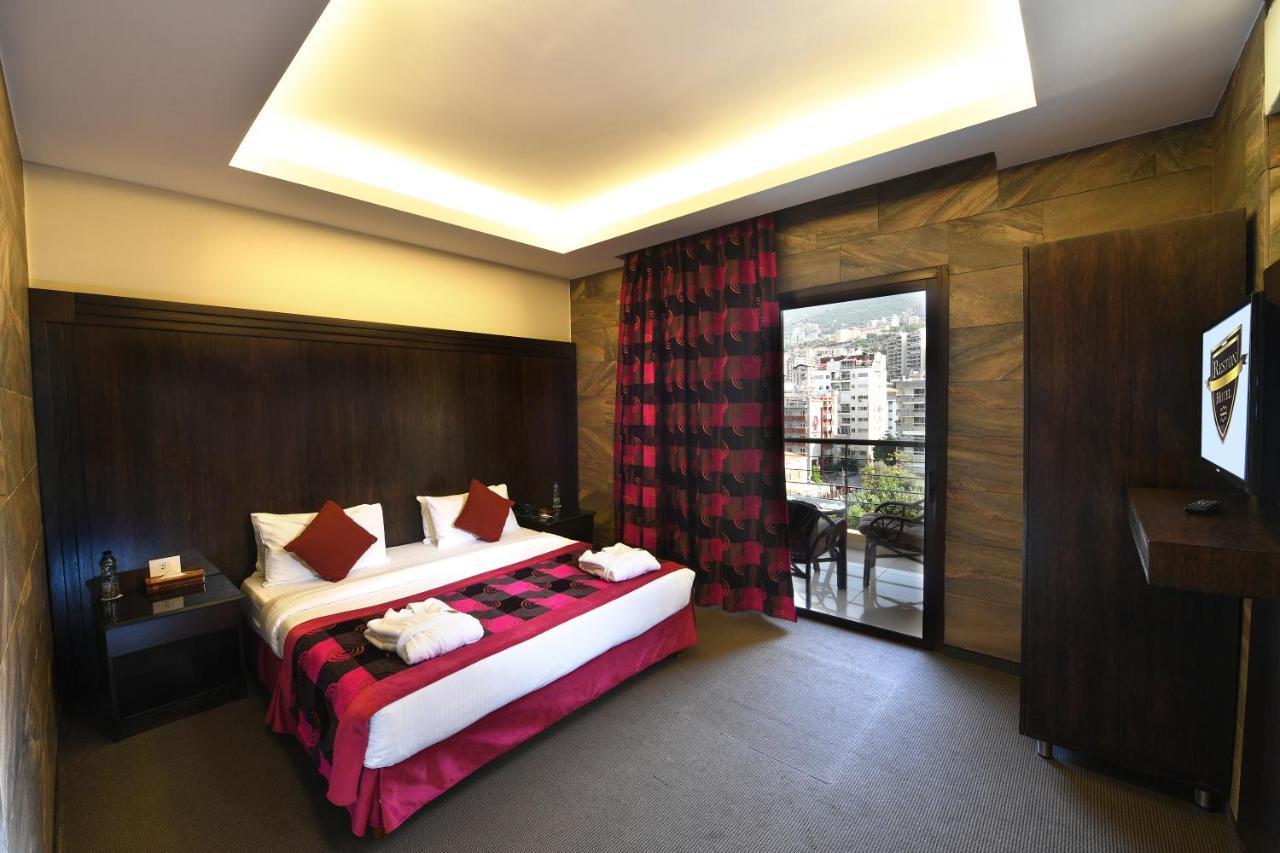 Reston Hotel Джунія Екстер'єр фото