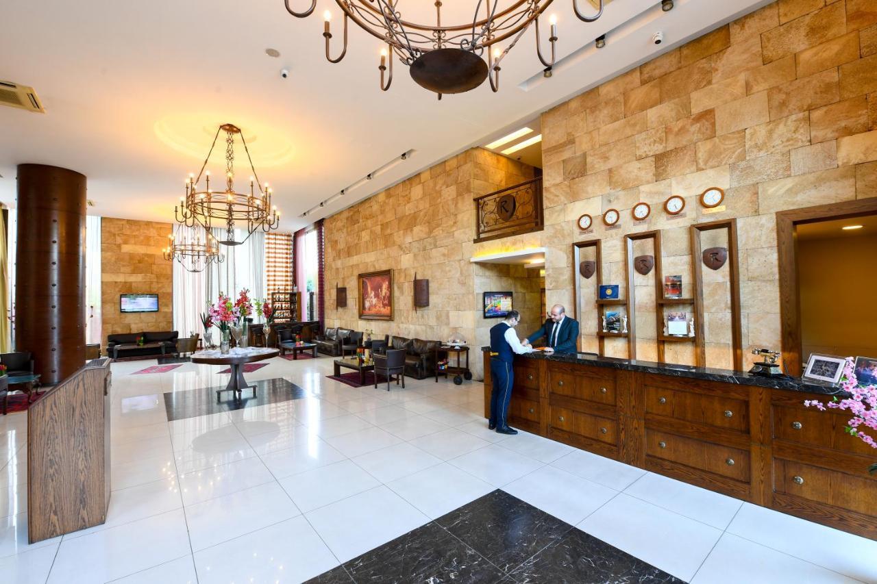 Reston Hotel Джунія Екстер'єр фото